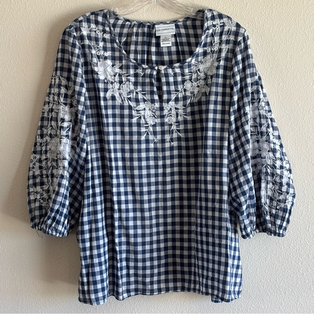EUC Liz Claiborne Women's Navy Gingham Blouse with White Embroidery SZ L